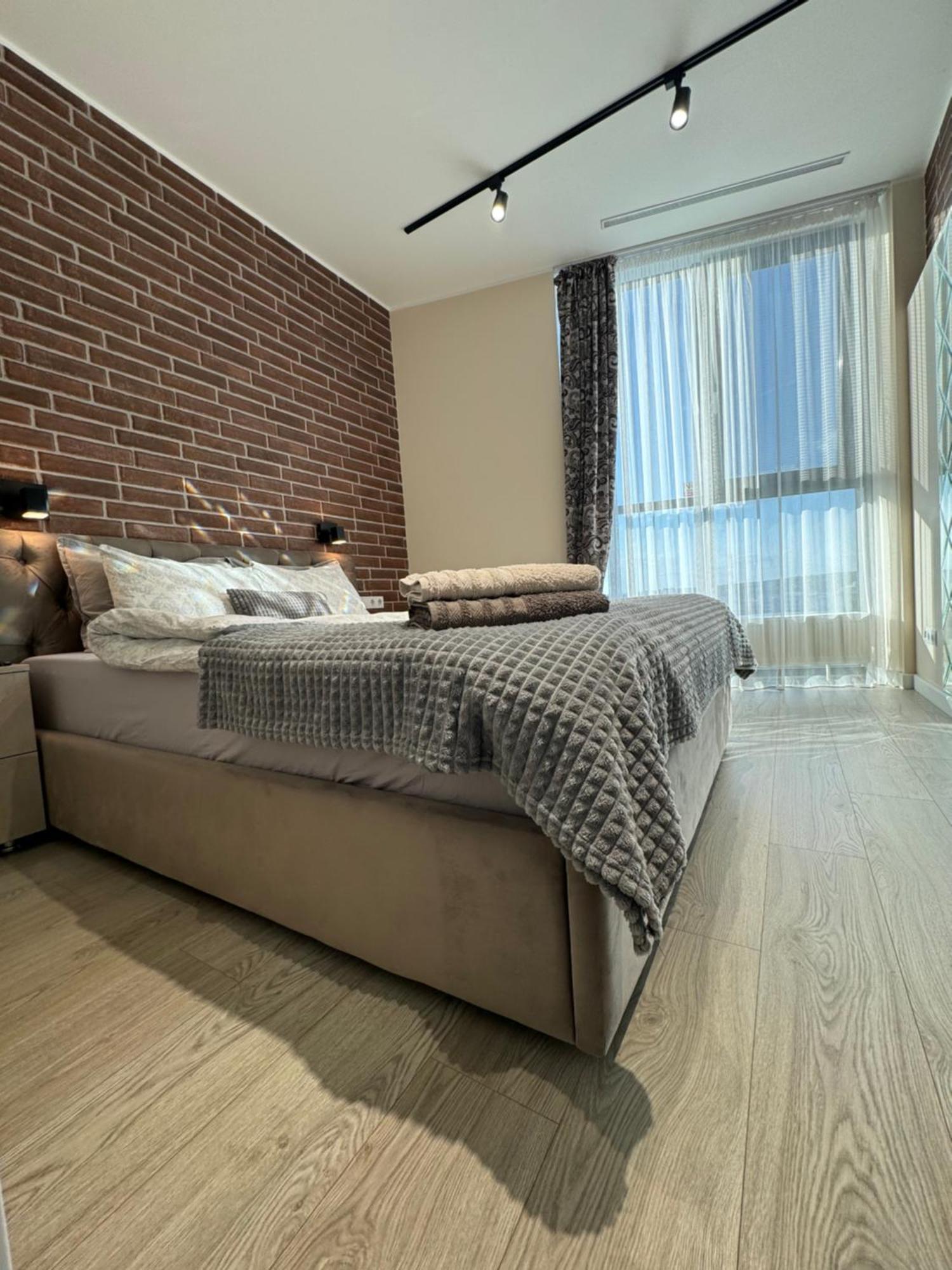 Business Lux Apartment Solomon City Chişinău Eksteriør billede