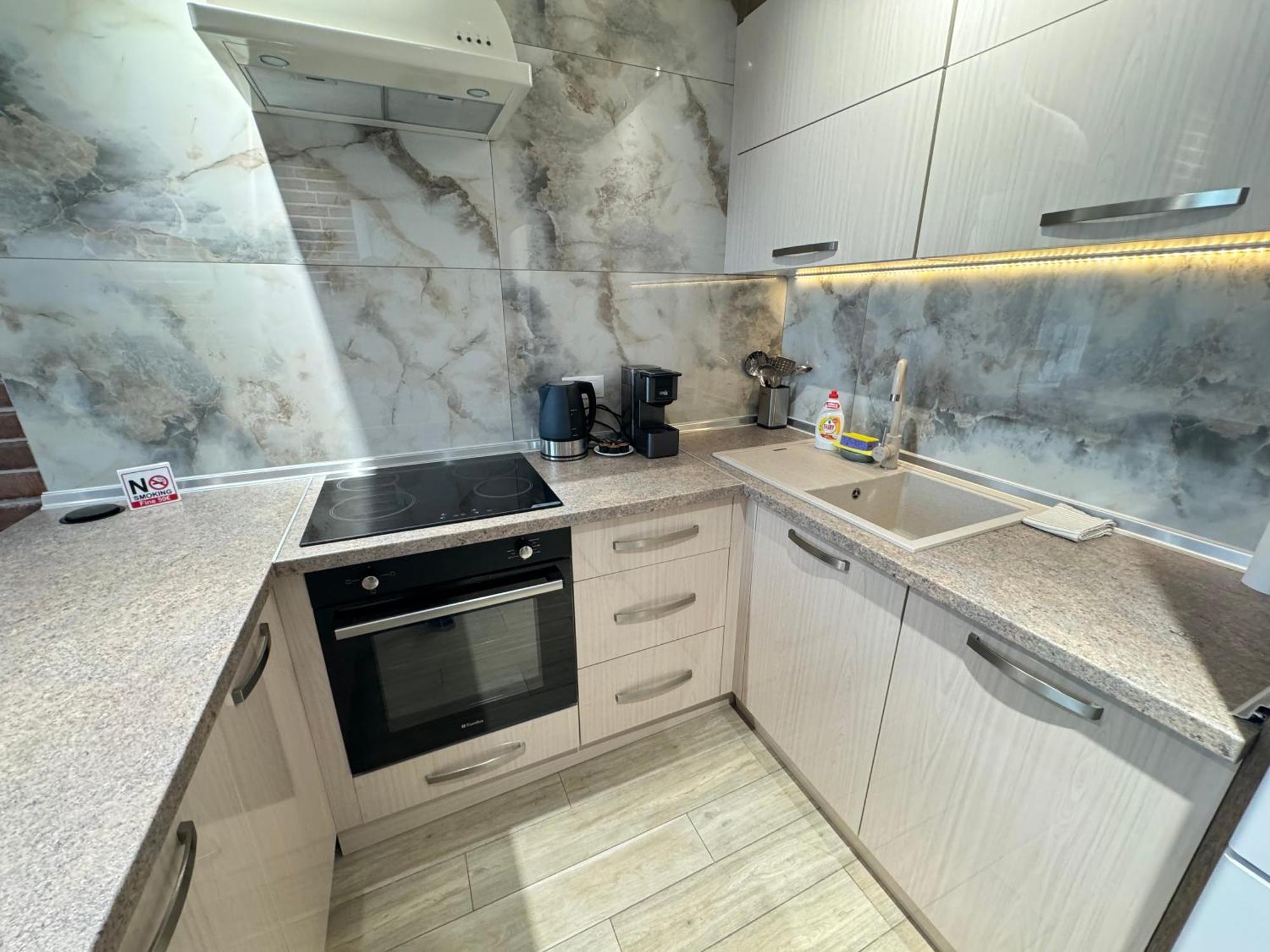 Business Lux Apartment Solomon City Chişinău Eksteriør billede
