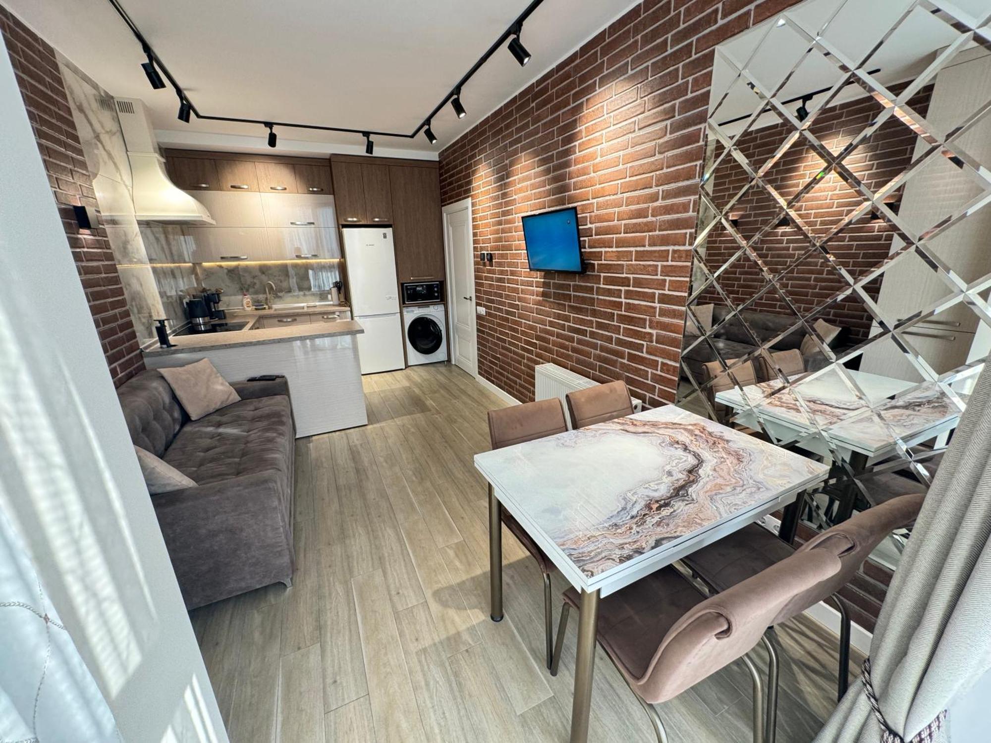Business Lux Apartment Solomon City Chişinău Eksteriør billede