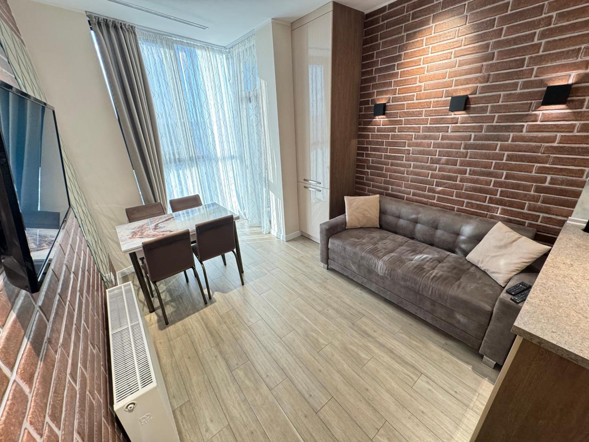 Business Lux Apartment Solomon City Chişinău Eksteriør billede