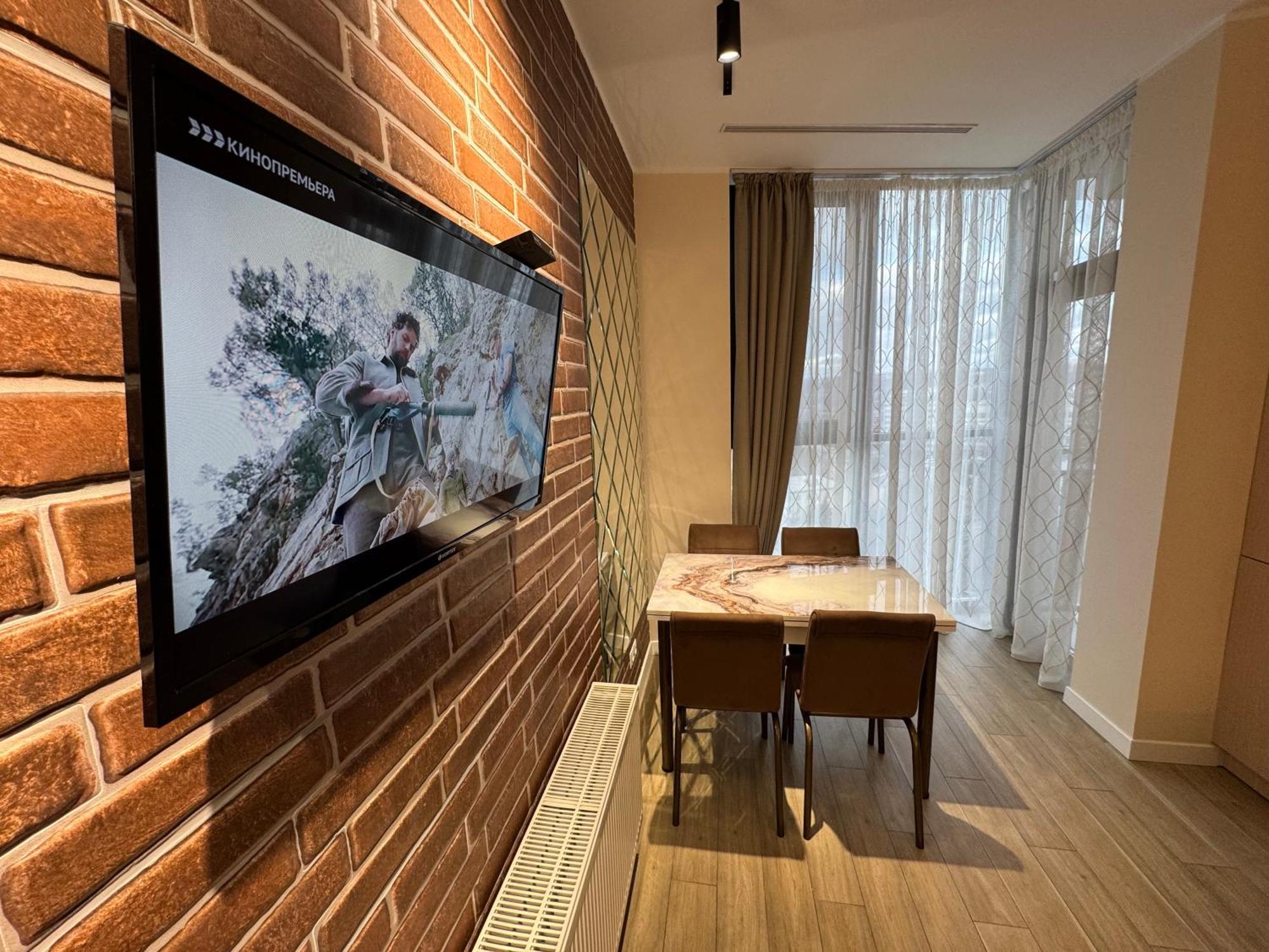 Business Lux Apartment Solomon City Chişinău Eksteriør billede
